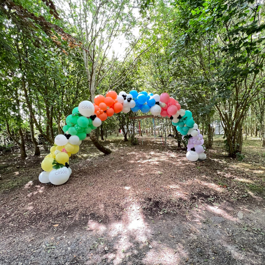 outdoor corporate balloon arch